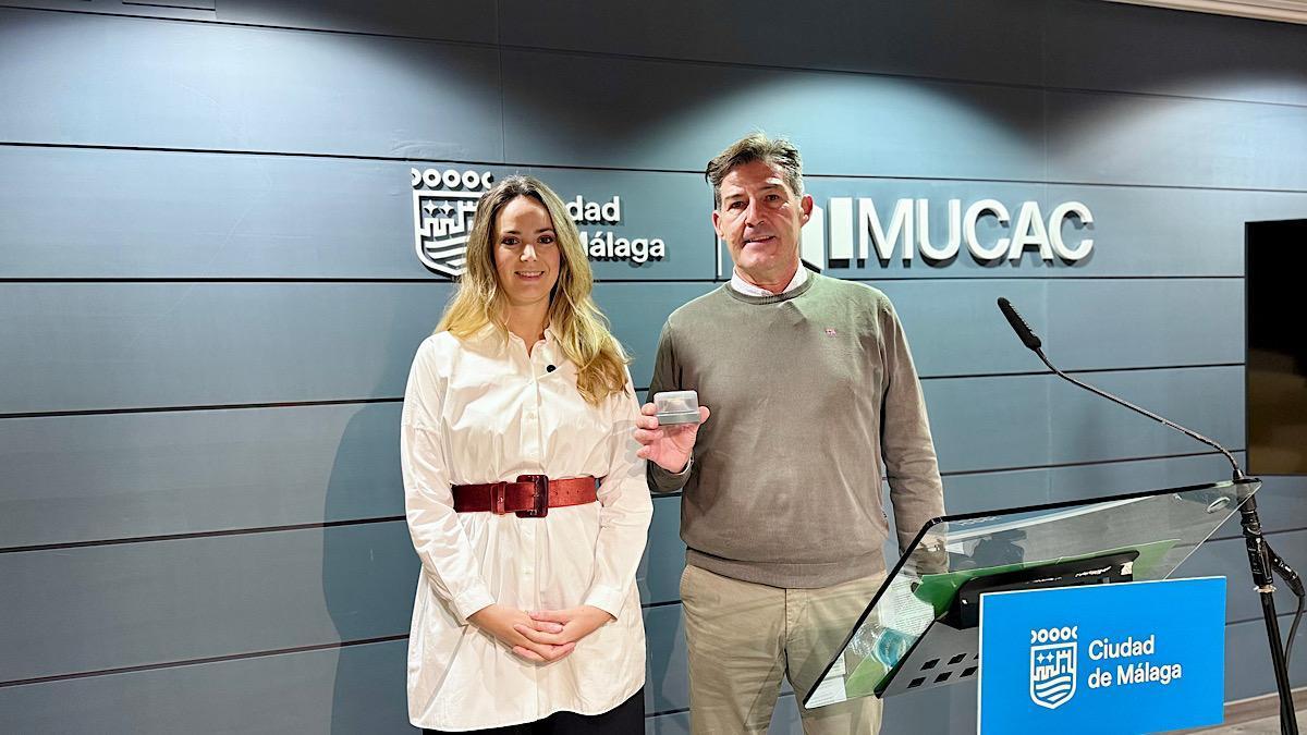 Vox Málaga alerta de que la nueva normativa de la DGT impone una carga económica injustificada a las familias y no mejora la seguridad vial frente a los triángulos tradicionales.