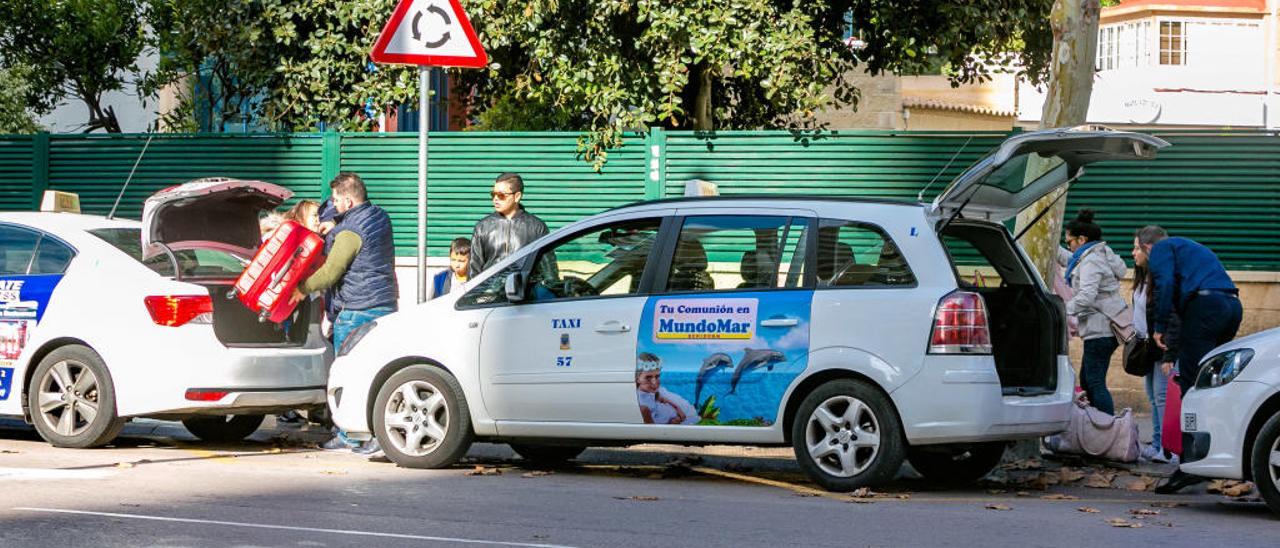 Algunos taxis podrán incorporar los asientos necesarios para poder ofertar más de 5 plazas.