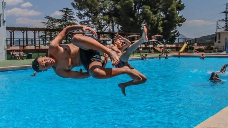 Alcoy abre las piscinas con los mismos precios y mejoras