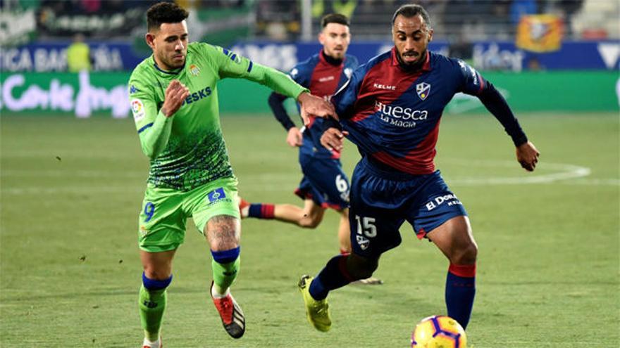 El Huesca consigue su primera victoria en El Alcoraz