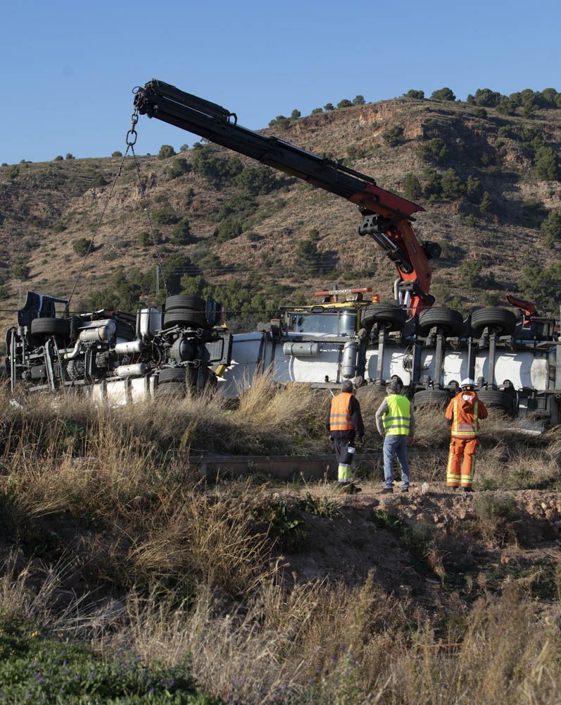 Aparatoso accidente en la A-7 a su paso por Sagunt.