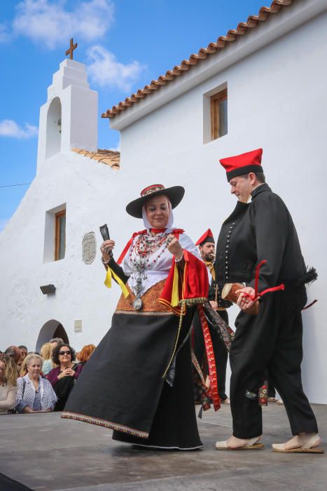 ´Ball pagès y ´flaó´ para animar las fiestas de sant Francesc de ses salines.