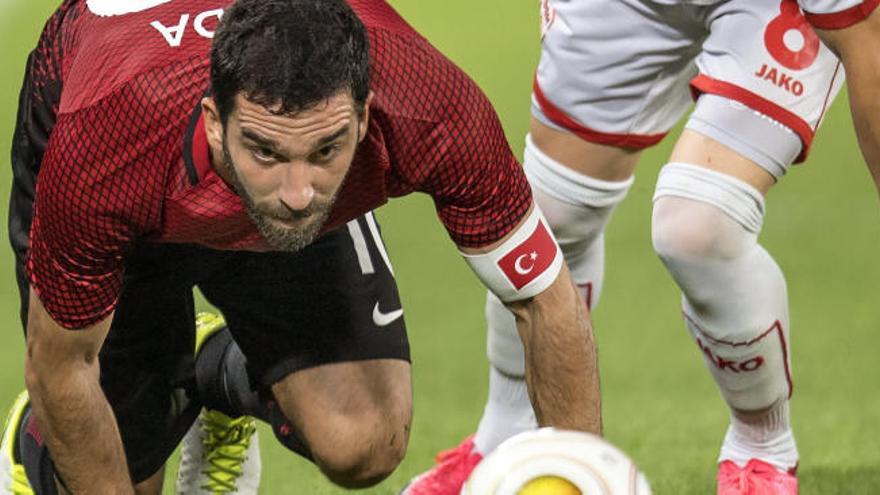 Turán jugando con su equipo.