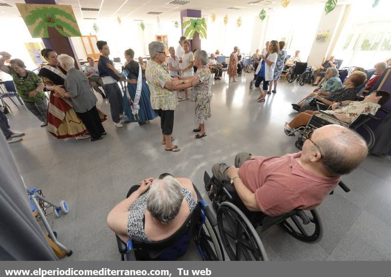 Visita residencia tercera edad y concurso de dibujo