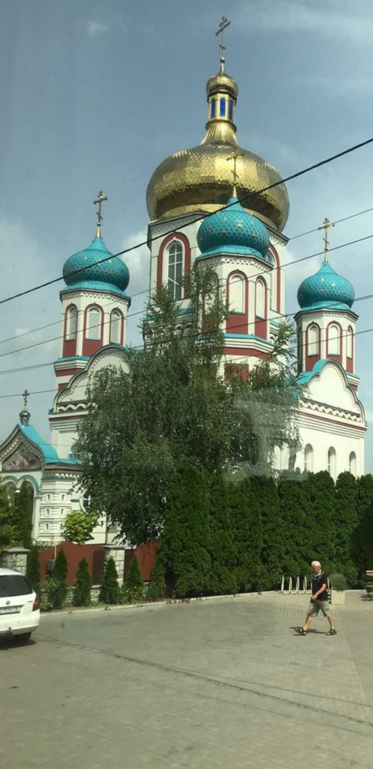 Fachada del templo ortodoxo en Lviv, Ucrania