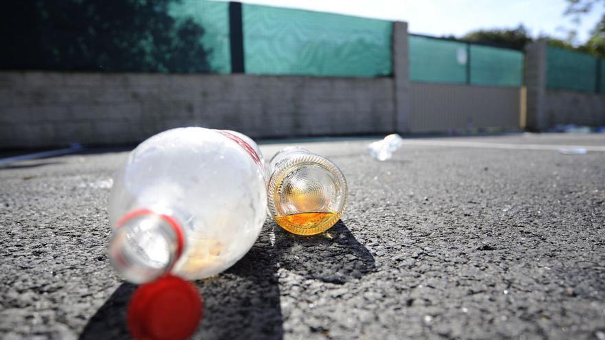 Historia de una “litrona”: la incívica resaca del botellón regresa y causa malestar en A Estrada