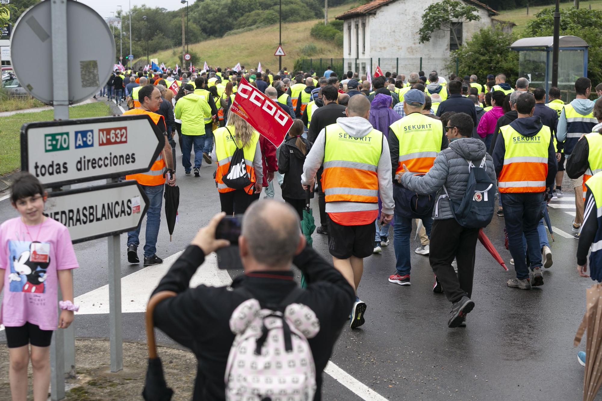 EN IMÁGENES: así transcurrió la marcha de los trabajadores de Saint-Gobain