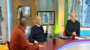 El Pare Manel i mossèn Ballarín, ahir, en ’Divendres’ (TV-3).