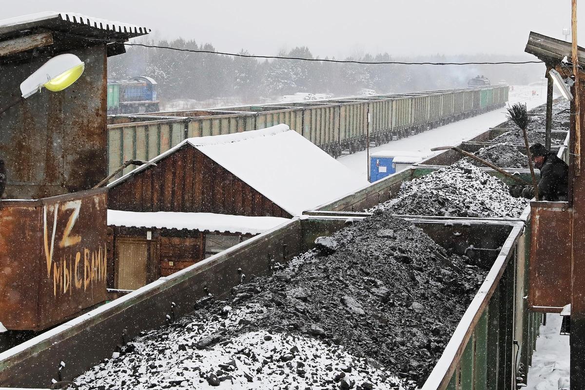 Extracción de carbón en la mina a cielo abierto de Vostsibugol, en Siberia