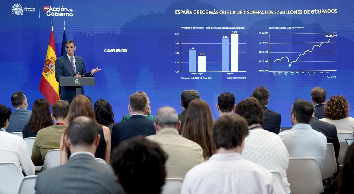 Pedro Sánchez, presidente del Gobierno, comparece en Moncloa.