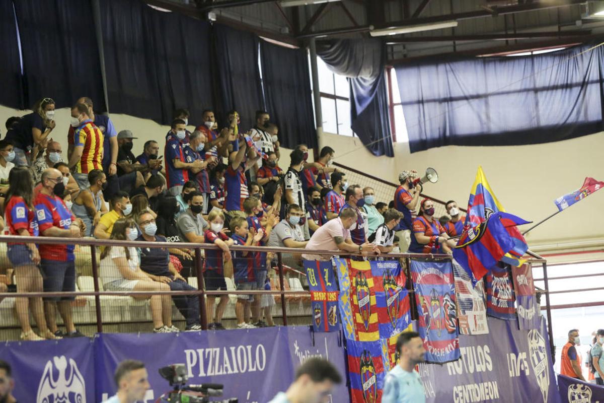 Levante - Valdepeñas: Las mejores fotos del duelo Levante - Valdepeñas: Las mejores fotos del duelo