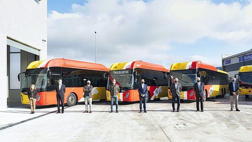 Presentan la nueva flota de buses que circularán en enero.