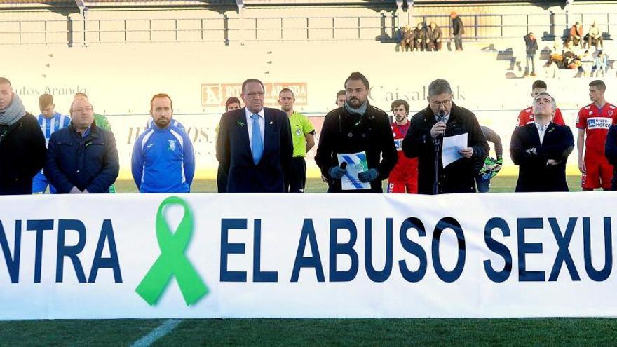 Protesta contra los abusos en el estadio de Aranda de Duero.