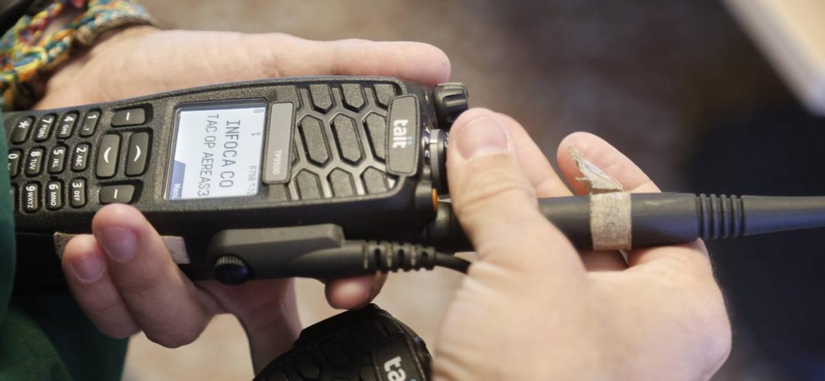 Los nuevos terminales del sistema, parecidos a un walkie-talkie.