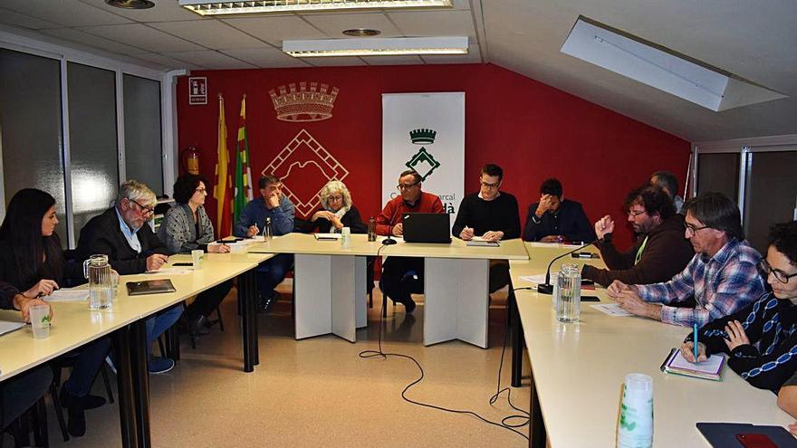 A l&#039;esquerra, el grup d&#039;ERC en un ple del Consell el desembre passat