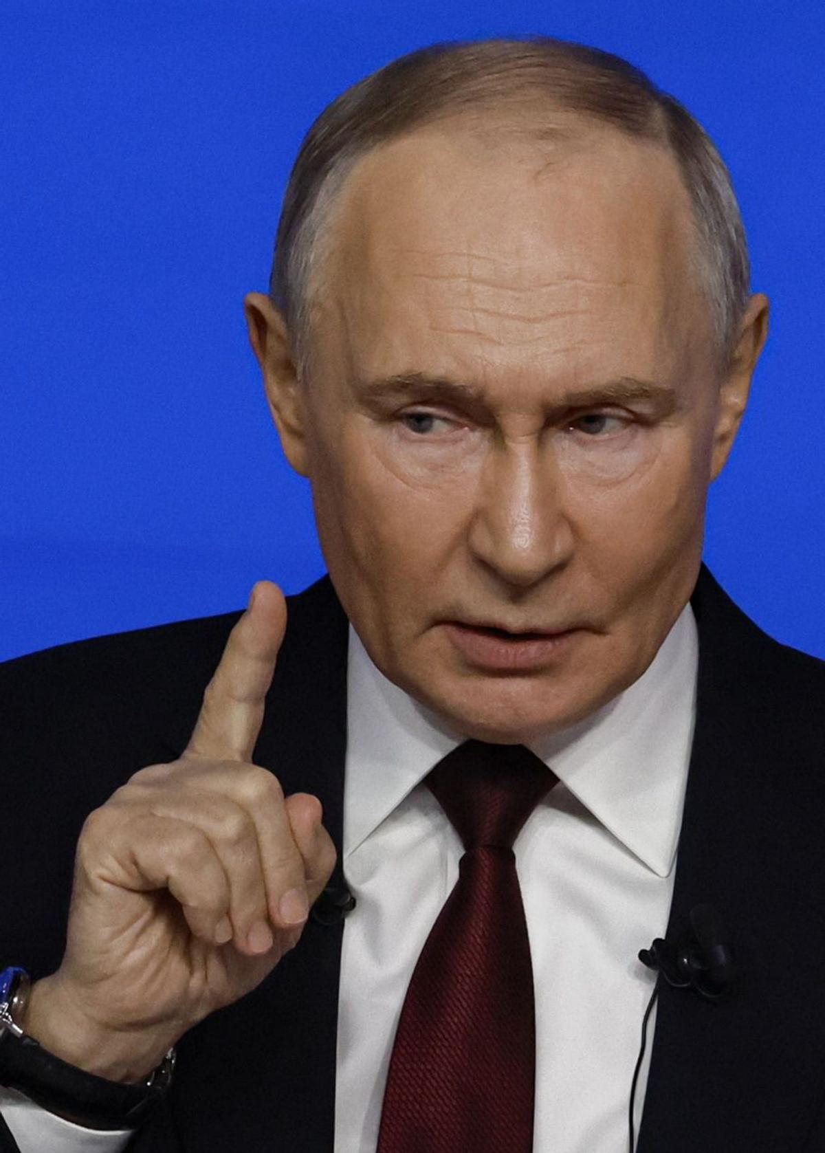 Putin reitera les seves demandes maximalistes per aturar la invasió