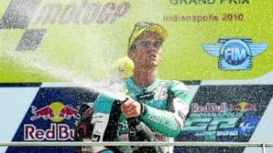 Marc Márquez da vida a sus rivales con otra caída