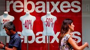 Avui comencen les rebaixes amb descomptes de fins al 70 %