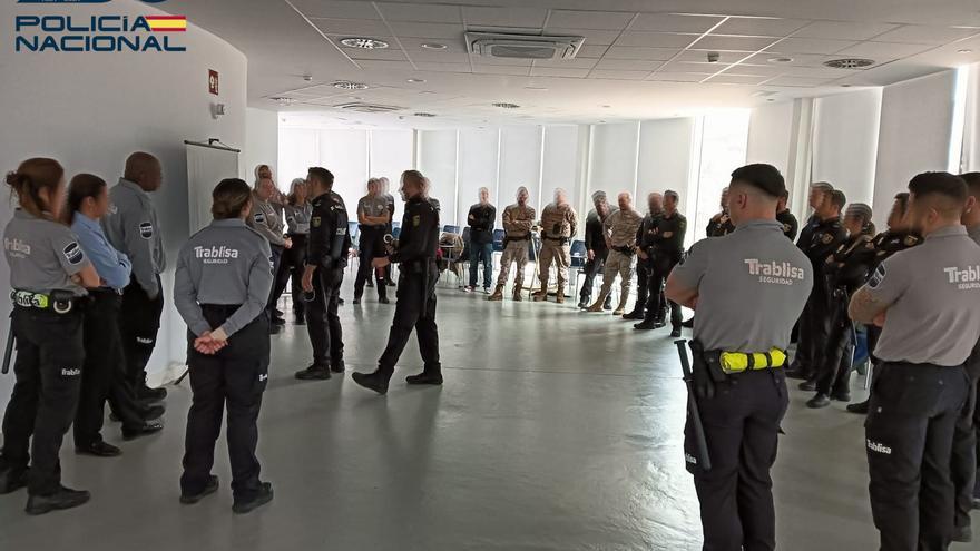 Formación para vigilantes de seguridad y policías en el aeropuerto