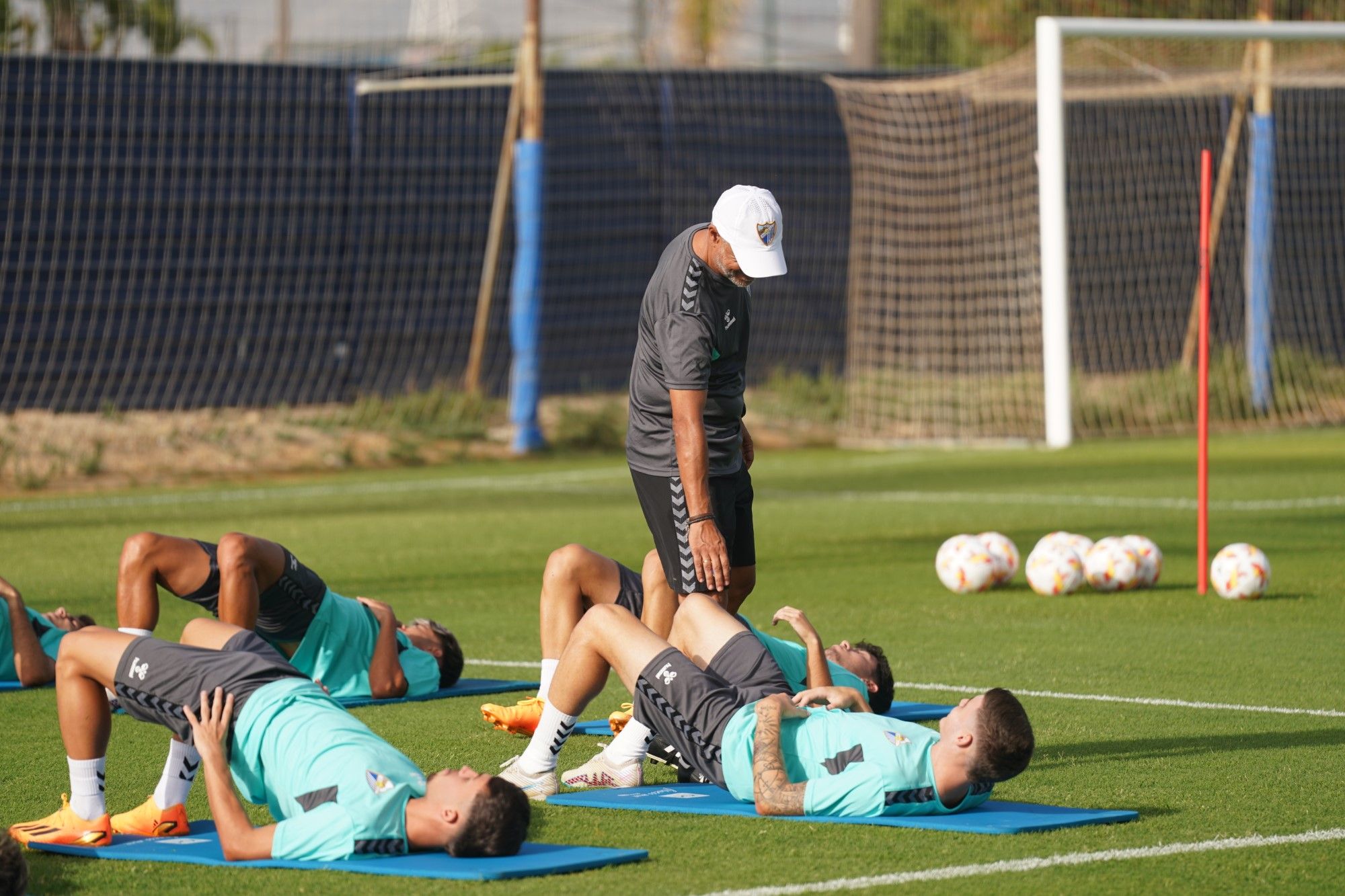 La plantilla del Málaga CF inicia la semana con un nuevo entrenamiento