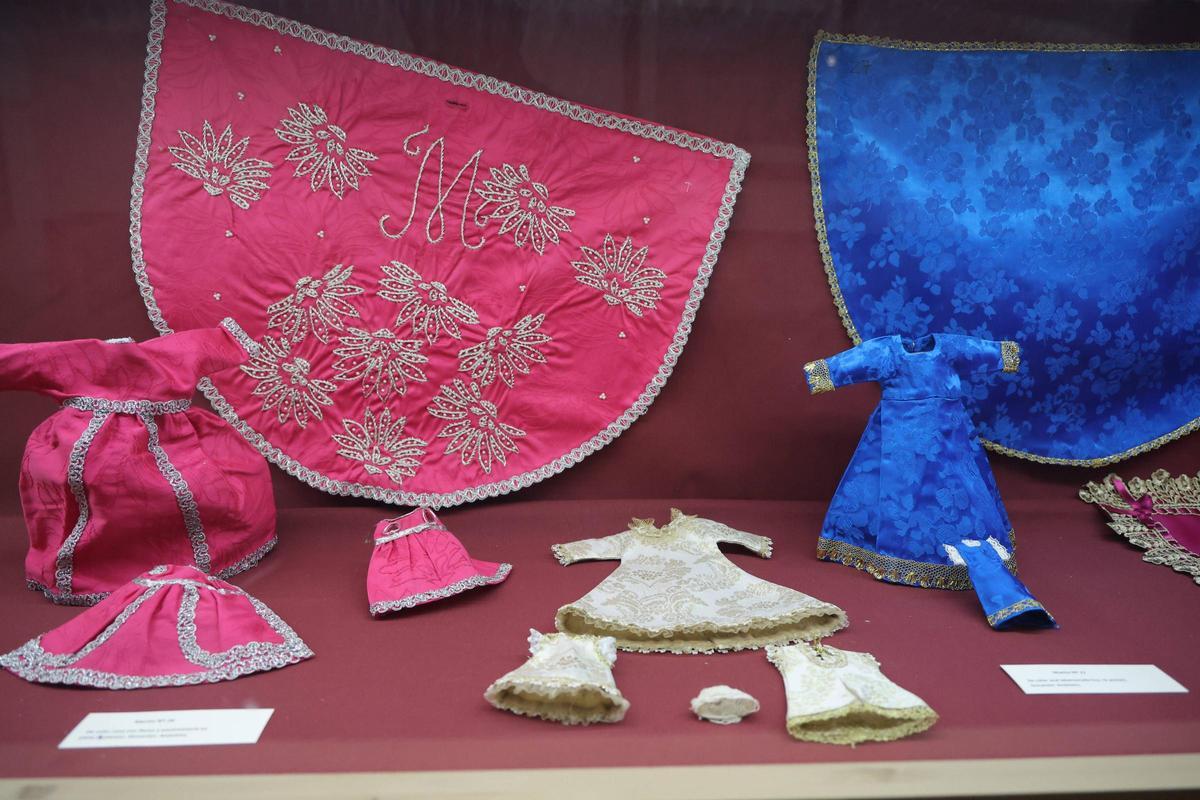Galería | Así es la exposición de mantos de la Virgen de la Montaña Primigenia de Cáceres Galería | Así es la exposición de mantos de la Virgen de la Montaña Primigenia de Cáceres
