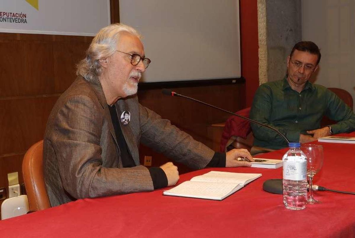 CLUB FARO | García Teijeiro: "Cos versos, rachei as cadeas que me impedían ser eu mesmo"