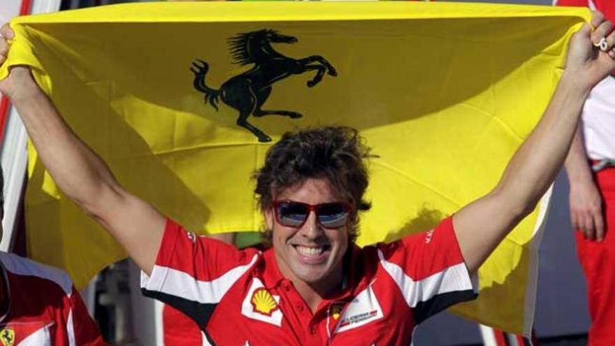 Júbilo de Fernando Alonso tras la &quot;mejor victoria&quot; de su vida