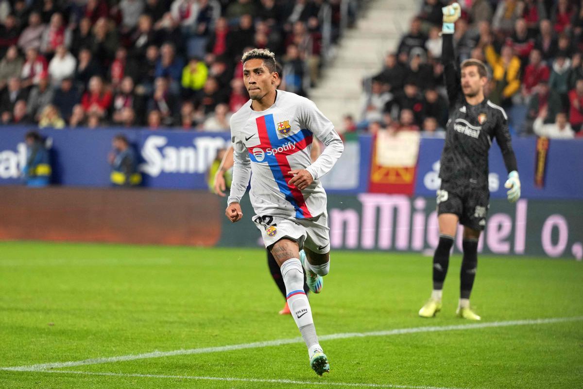 Barcelona’s Brazilian forward Raphinha celebrates after scoring his team’s second goal during the Spanish league football match between CA Osasuna and FC Barcelona at El Sadar stadium in Pamplona on November 8, 2022. (Photo by CESAR MANSO / AFP)