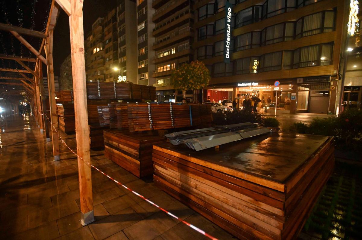 Vigo enciende la Navidad más grande de su historia ante miles de personas