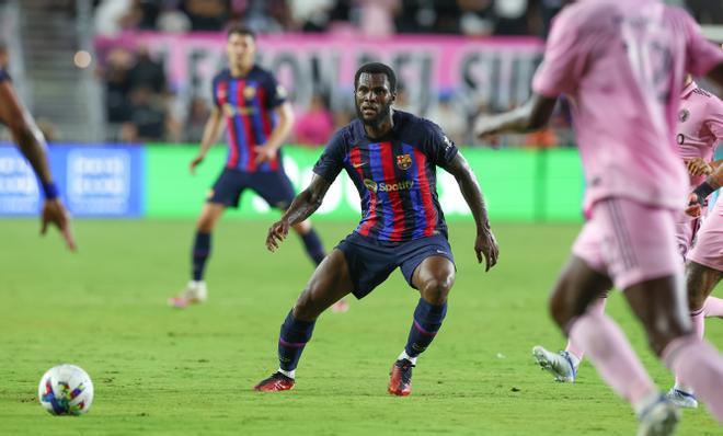 El Barça también tiene presencia en el centro del campo con Kessié, valorado en 45 millones