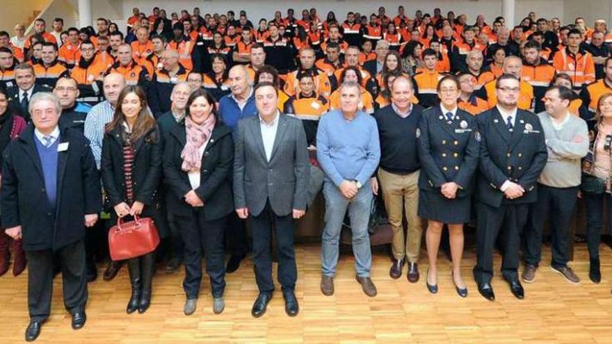 Asistentes a las Xornadas de Voluntariado e Emerxencias no Ámbito Rural, ayer en Bergondo.