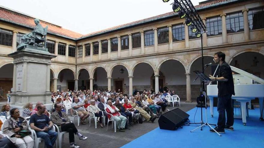 Concierto de Cecchini y Braña, en el edificio histórico.