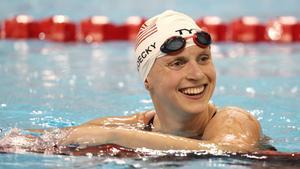 Ledecky tras conseguir el récord del mundo de los 1.500 libres en piscina corta