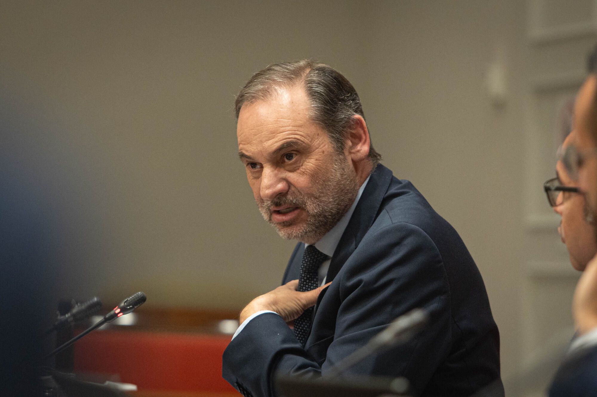 José Luis Ábalos comparece en el Parlamento de Canarias.