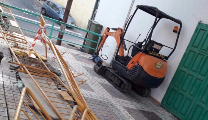 Obras en la plaza de Tenoya.