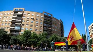Badajoz rinde homenaje a la bandera por el Día de las Fuerzas Armadas