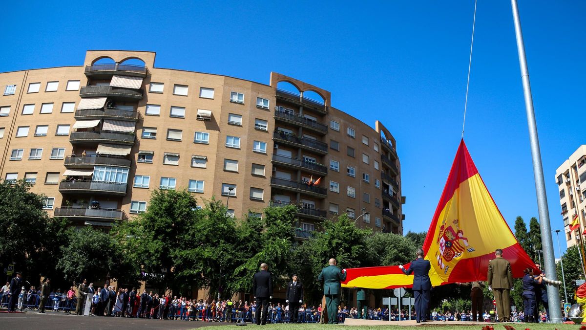 Video | Vídeo del homenaje a la bandera en Badajoz por el Día de las Fuerzas Armadas
