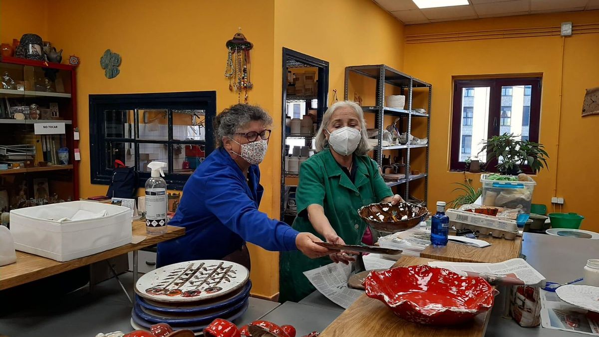 Llanera, moldeada en cerámica: así es el taller cultural con más demanda del municipio
