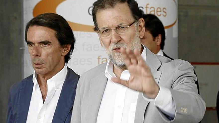 Mariano Rajoy acompanyat per José María Aznar, ahir l&#039;acte de la FAES