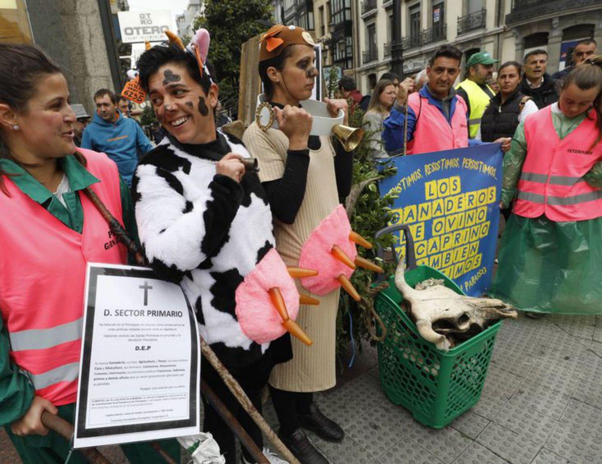 "Ya basta", clama el campo, ahogado por los costes de producción y herido grave por el lobo