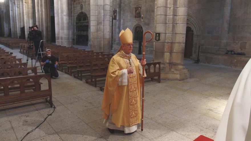 La misa del Jueves Santo sin fieles