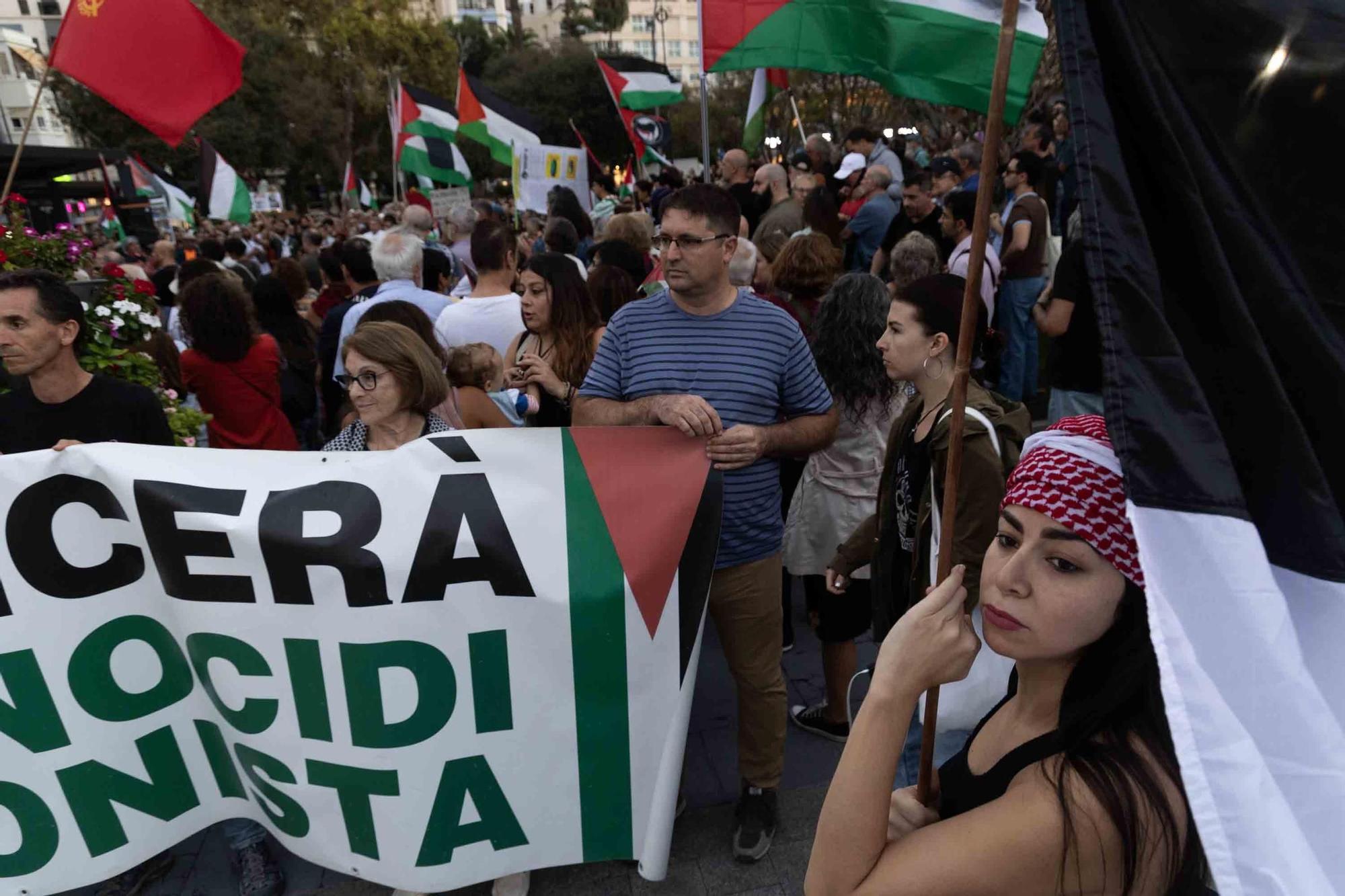 Medio millar de voces claman en la Muntanyeta por la liberación de la flotilla y el boicot a Israel