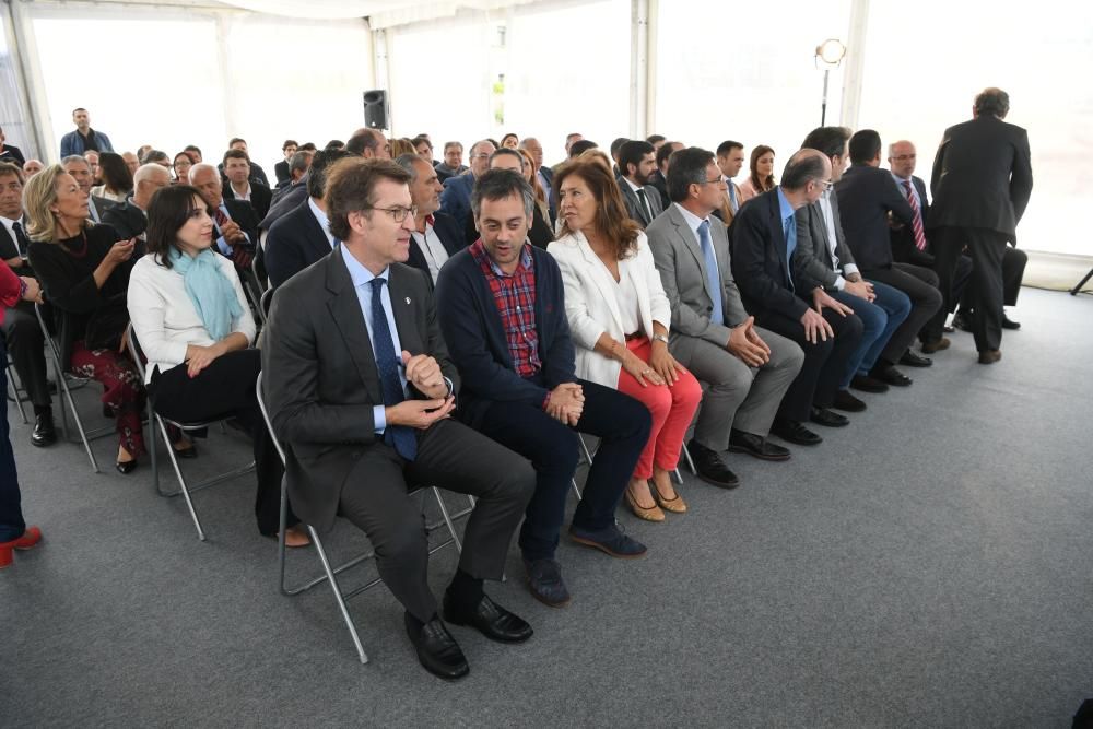 Alberto Núñez Feijóo y Beatriz Mato presiden el acto de entrega de Banderas Azules 2018