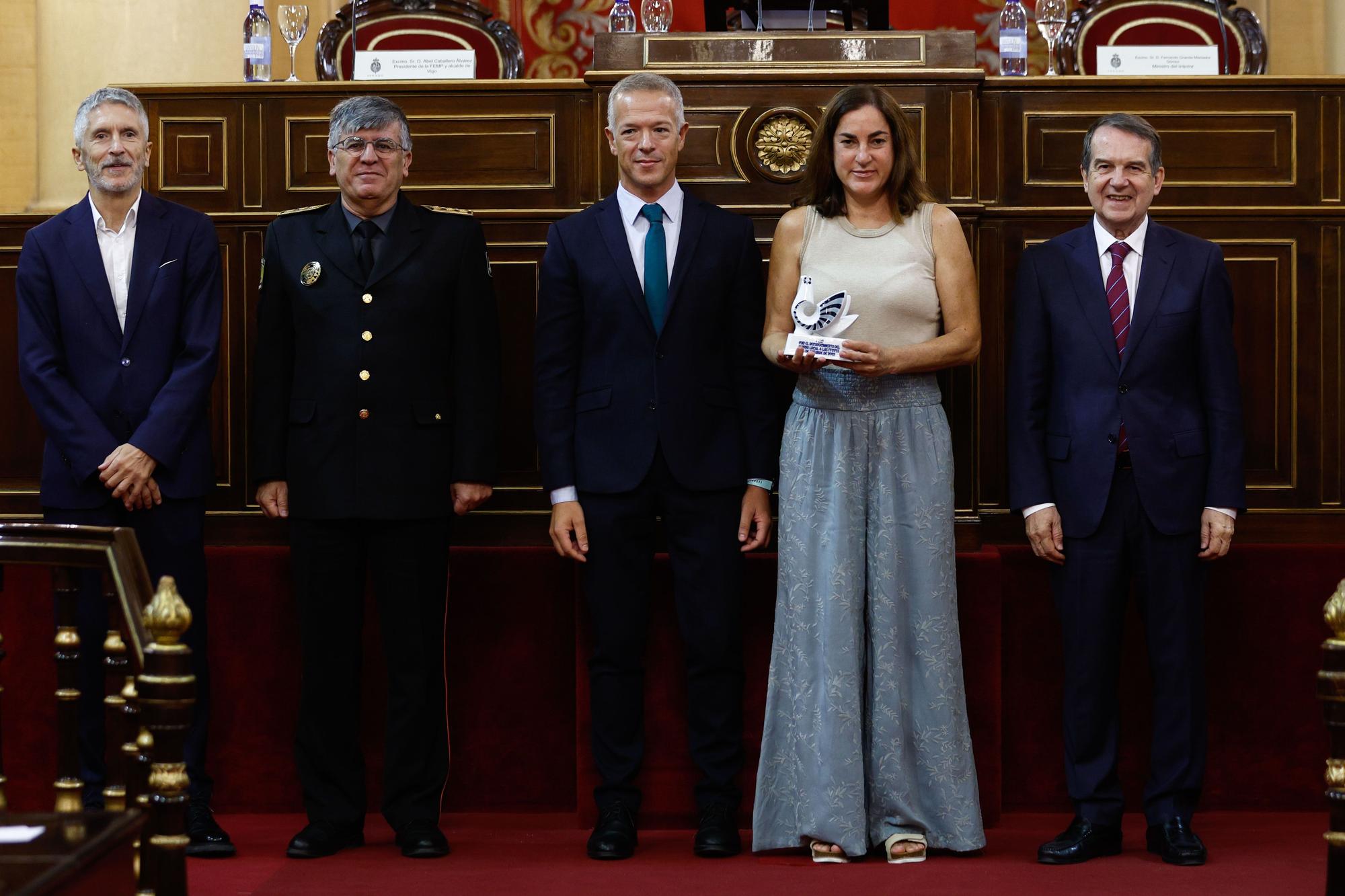 Abel Caballero, como presidente de la FEMP, participa en el homenaje a las fuerzas de seguridad del Estado