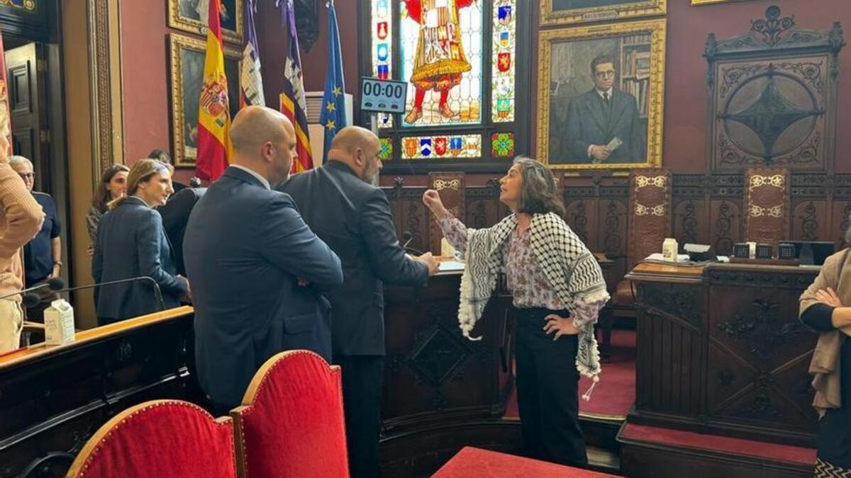 Truyol reprocha a Martínez el insulto del regidor Deudero.