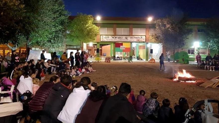 Una noche entera entre libros y candelas