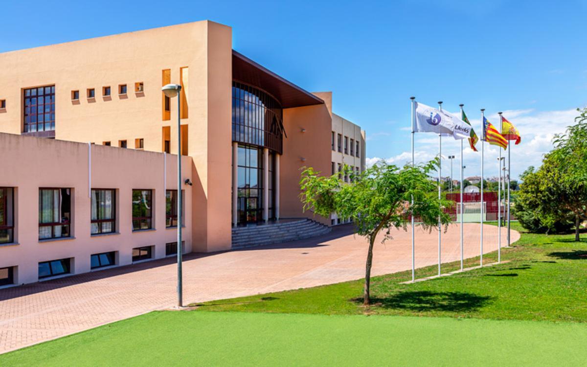 Agora Lledó International School.