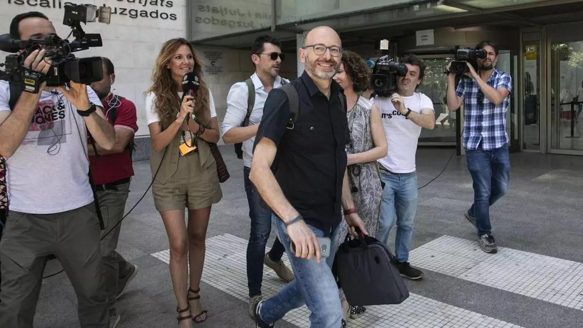 La Guardia Civil detecta que Francis Puig y los Adell Bover justificaron ayudas con el alquiler de la casa de un hermano y fotos de una boda