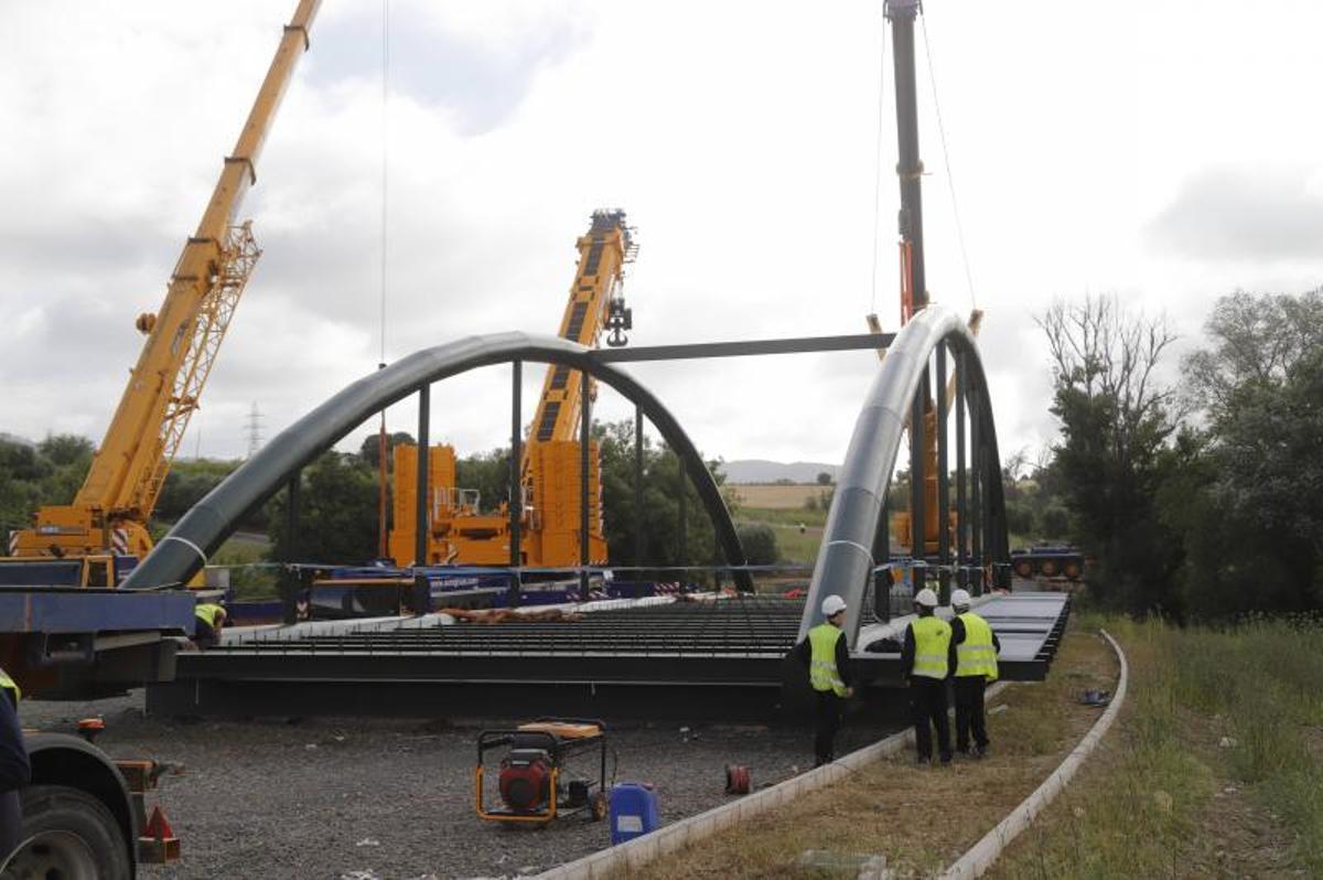 Montaje de la estructura metálica del puente de Alcolea de Córdoba Montaje de la estructura metálica del puente de Alcolea de Córdoba
