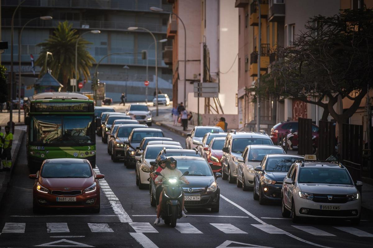 Tráfico en Santa Cruz.